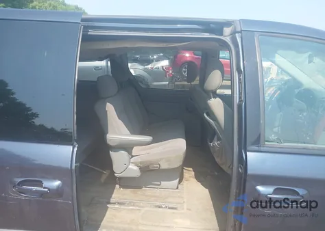 2007 Chrysler Town & Country z USA, uszkodzony, nr VIN 1A4GJ45R17B101079